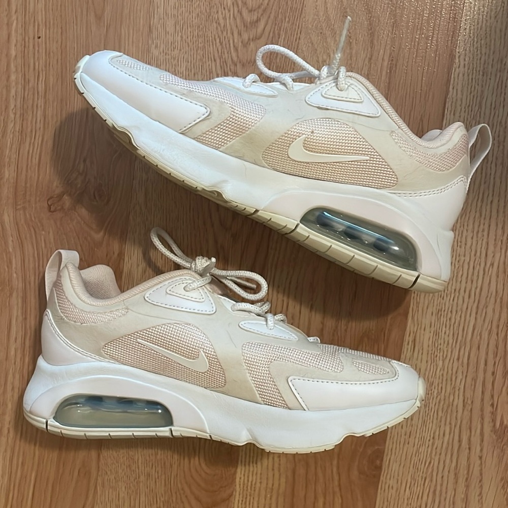Like New Women’s Nike Light Pink and Sand Air Max | size US 6 / EUR 36.5